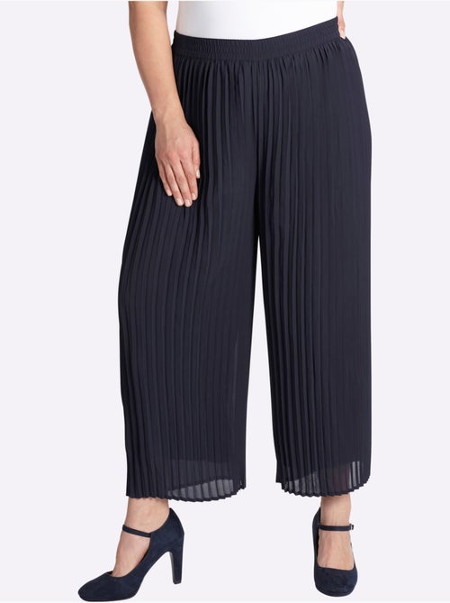 Pantalon 7/8 Qualité Plissée Tendance - Taille Standard - Sheego - Kiabi Pantalon 7/8 Qualité Plissée Tendance - Taille Standard - Sheego - Kiabi