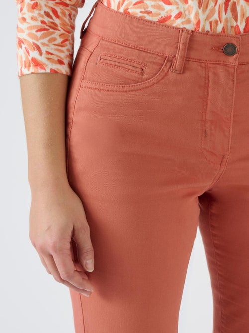 Pantalon 7/8ème boutons bas de jambes - Damart - Kiabi Pantalon 7/8ème boutons bas de jambes - Damart - Kiabi