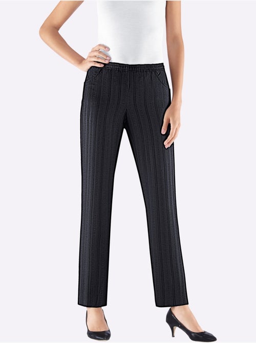 Pantalon à ceinture élastique avec rayures discrètes et tissu léger - Taille courte - Moda Vilona - Kiabi Pantalon à ceinture élastique avec rayures discrètes et tissu léger - Taille courte - Moda Vilona - Kiabi