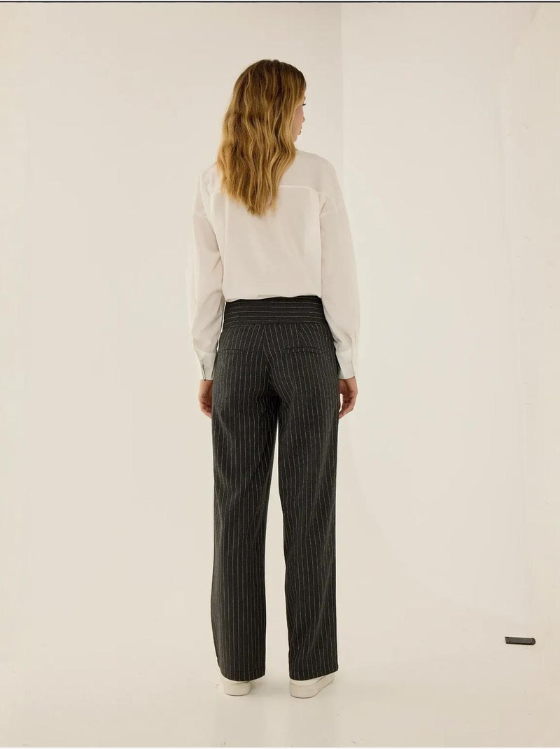 Pantalon à fines rayures jennifer Gris - Kiabi