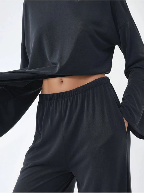 Pantalon à jambe droite à enfiler busem - Kiabi Pantalon à jambe droite à enfiler busem - Kiabi