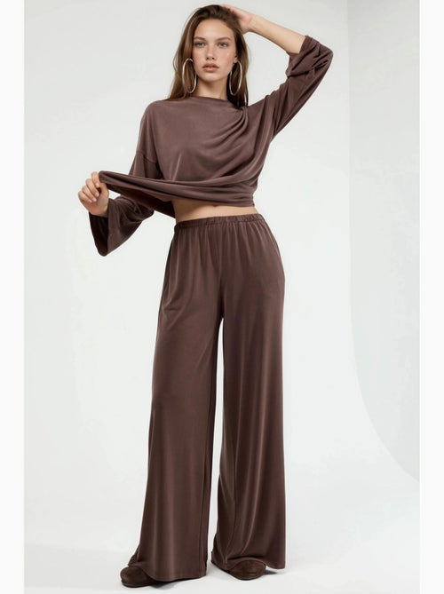 Pantalon à jambe droite à enfiler busem - Kiabi Pantalon à jambe droite à enfiler busem - Kiabi