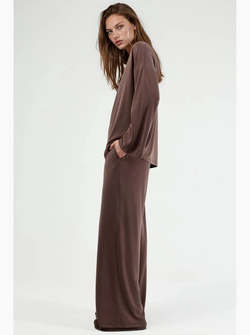 Pantalon à jambe droite à enfiler busem - Kiabi Pantalon à jambe droite à enfiler busem - Kiabi