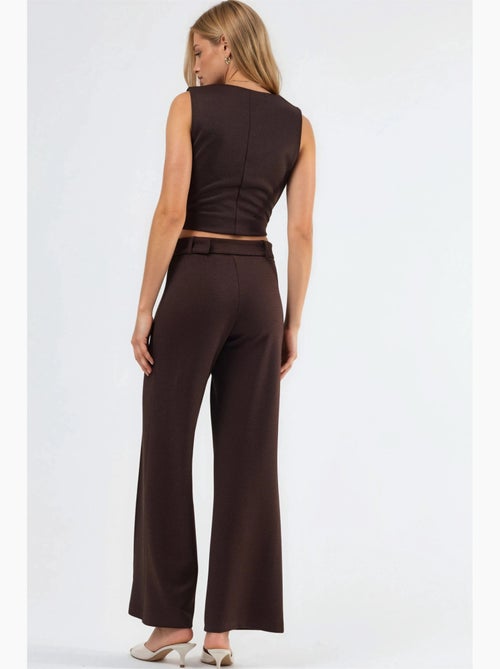 Pantalon à jambe droite taille haute avec ceinture busem - Kiabi Pantalon à jambe droite taille haute avec ceinture busem - Kiabi
