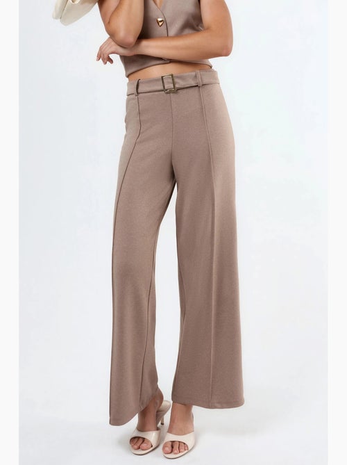 Pantalon à jambe droite taille haute avec ceinture busem - Kiabi Pantalon à jambe droite taille haute avec ceinture busem - Kiabi