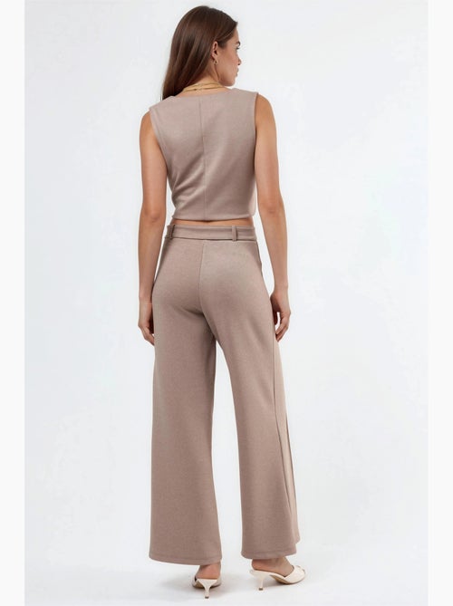 Pantalon à jambe droite taille haute avec ceinture busem - Kiabi Pantalon à jambe droite taille haute avec ceinture busem - Kiabi