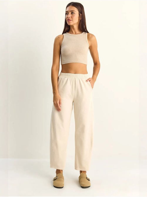 Pantalon à jambes droites avec taille élastique et poches lucci - Kiabi Pantalon à jambes droites avec taille élastique et poches lucci - Kiabi