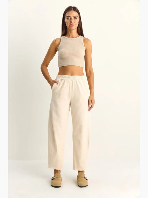 Pantalon à jambes droites avec taille élastique et poches lucci - Kiabi Pantalon à jambes droites avec taille élastique et poches lucci - Kiabi