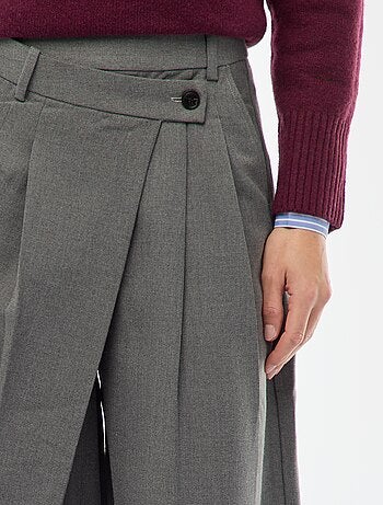 Pantalon à pinces asymétrique