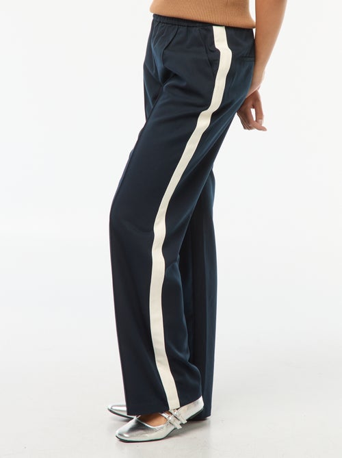Pantalon à pinces avec bandes sur le côté - Kiabi