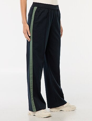 Pantalon à pinces avec bandes sur le côté