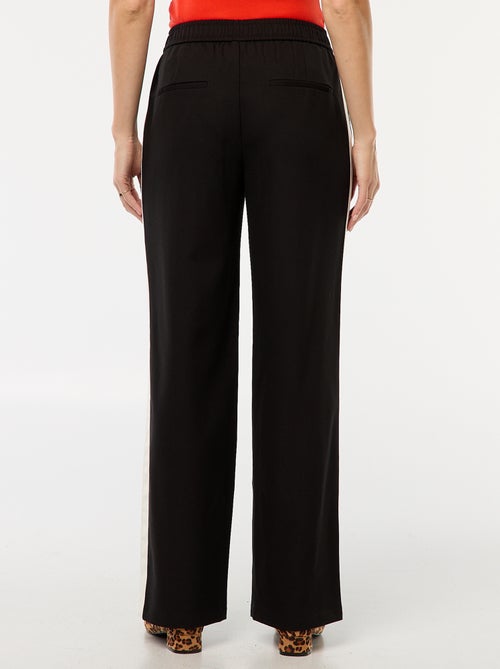 Pantalon à pinces avec bandes sur le côté - Kiabi