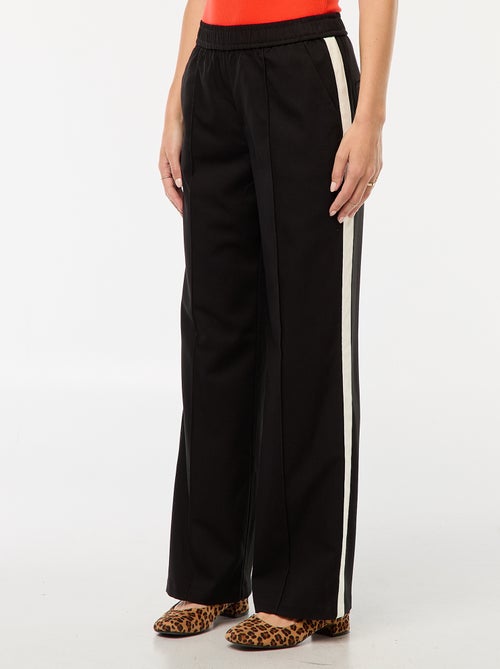 Pantalon à pinces avec bandes sur le côté - Kiabi