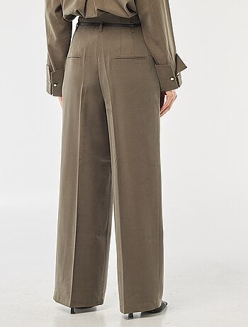 Pantalon à pinces avec ceinture intégrée