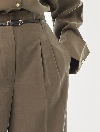 Pantalon à pinces avec ceinture intégrée