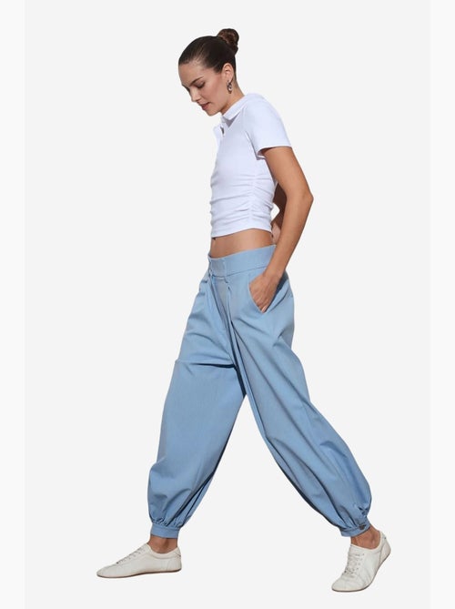 Pantalon à rayures, taille haute et jambe large dilvin - Kiabi Pantalon à rayures, taille haute et jambe large dilvin - Kiabi