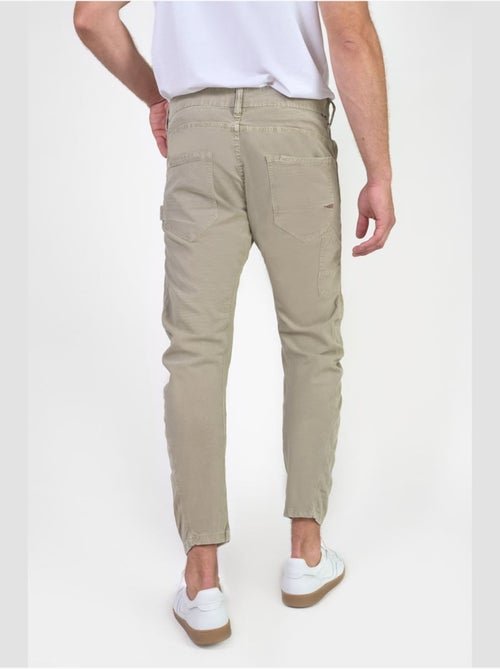 Pantalon ALBE carotte 'Le Temps Des Cerises' - Kiabi Pantalon ALBE carotte 'Le Temps Des Cerises' - Kiabi