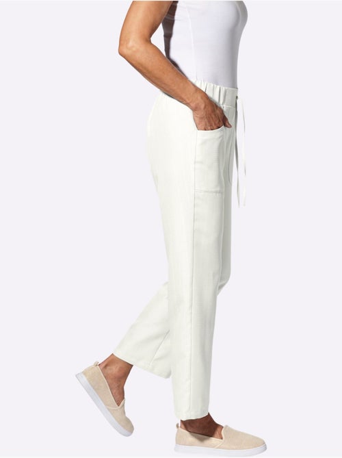 Pantalon ample en imitation lin avec ceinture élastique et poches - Taille standard - Moda Vilona - Kiabi Pantalon ample en imitation lin avec ceinture élastique et poches - Taille standard - Moda Vilona - Kiabi