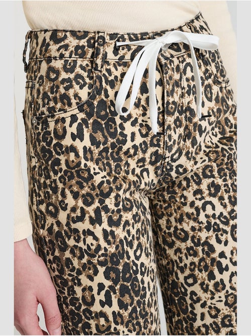Pantalon ARASGI droite en jeans 'Le Temps Des Cerises' - Kiabi Pantalon ARASGI droite en jeans 'Le Temps Des Cerises' - Kiabi