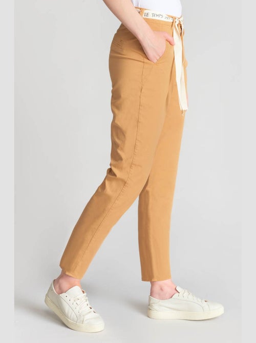 Pantalon ARLO chino 'Le Temps Des Cerises' - Kiabi