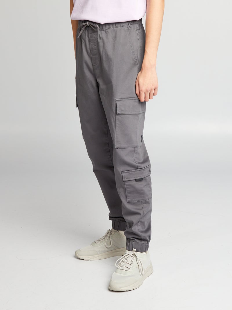 Pantalon avec poches sur les côtés Gris - Kiabi