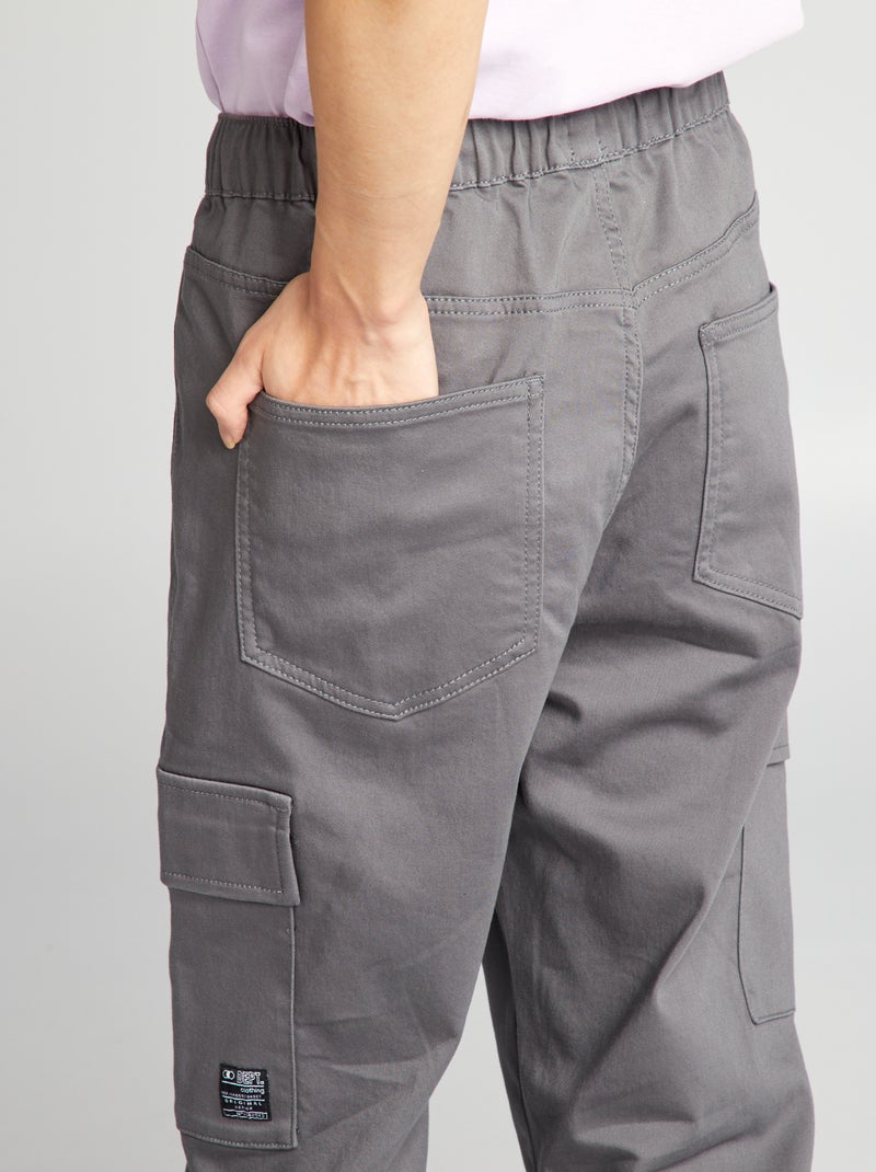 Pantalon avec poches sur les côtés Gris - Kiabi