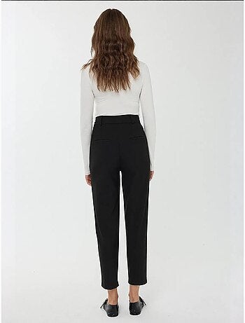 Pantalon basique coupe carotte