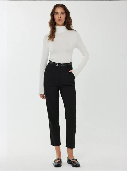 Pantalon basique coupe carotte - Kiabi Pantalon basique coupe carotte - Kiabi