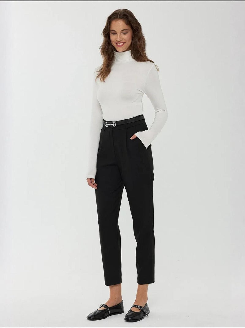 Pantalon basique coupe carotte Noir - Kiabi