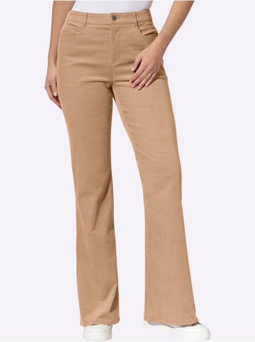 Pantalon bootcut coupe 5 poches moderne - taille standard - helline - Kiabi Pantalon bootcut coupe 5 poches moderne - taille standard - helline - Kiabi
