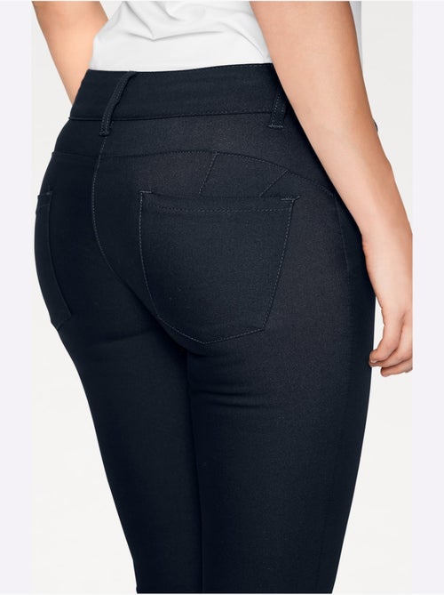 Pantalon Bootcut Coupe Bootcut Tendance - Taille Standard - Helline - Kiabi Pantalon Bootcut Coupe Bootcut Tendance - Taille Standard - Helline - Kiabi