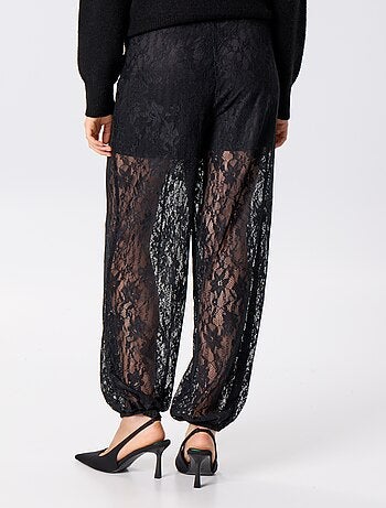 Pantalon boule en dentelle