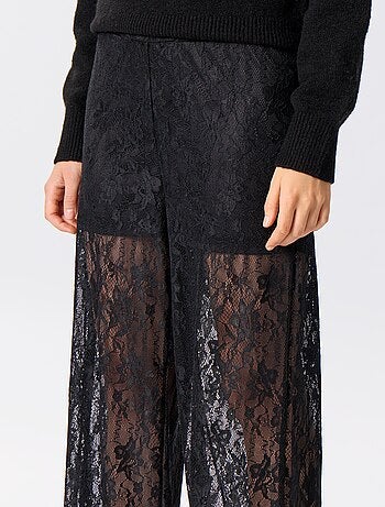 Pantalon boule en dentelle
