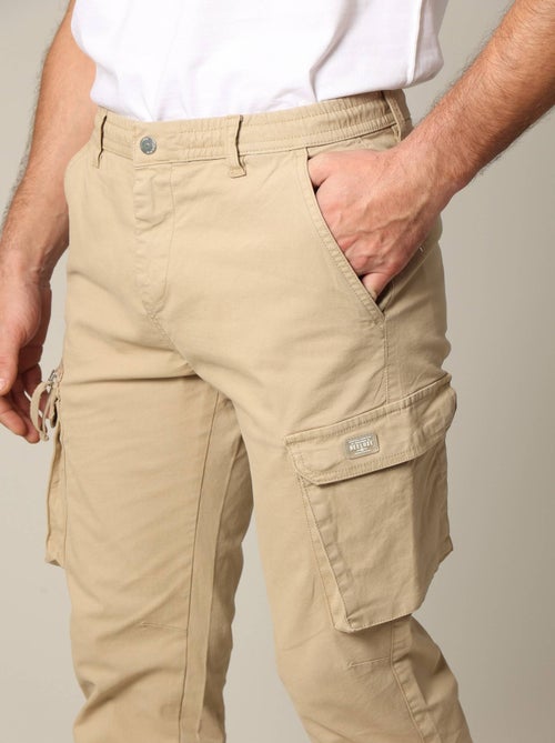 Pantalon cargo en micro twill avec taille élastiquée et braguette à fermeture à glissière 'Deeluxe' - Kiabi