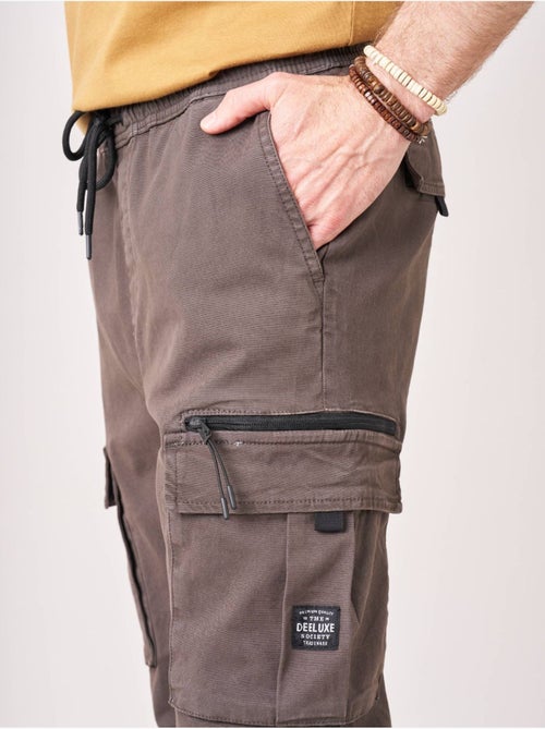 Pantalon cargo régular homme en coton stretch 'Deeluxe' - Kiabi Pantalon cargo régular homme en coton stretch 'Deeluxe' - Kiabi