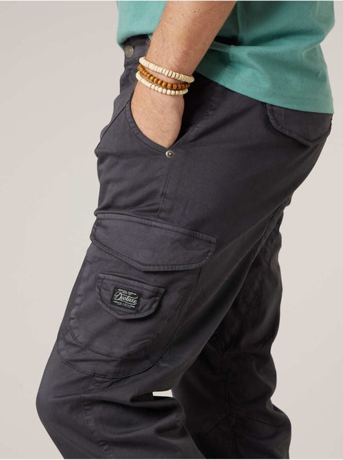 Pantalon cargo slim homme en coton 'Deeluxe' - Kiabi