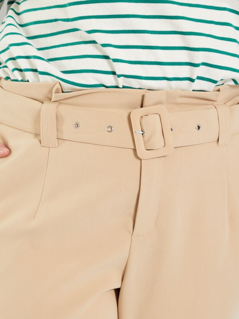 Pantalon carotte avec large ceinture Beige - Kiabi