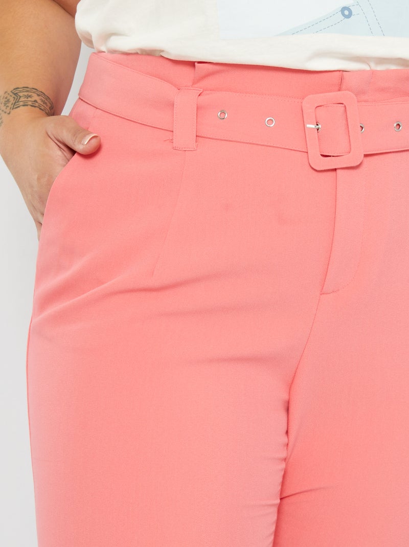Pantalon carotte avec large ceinture rose - Kiabi