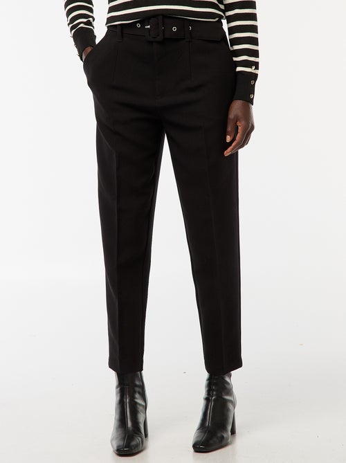 Pantalon carotte femme uni avec ceinture - Kiabi Pantalon carotte femme uni avec ceinture - Kiabi