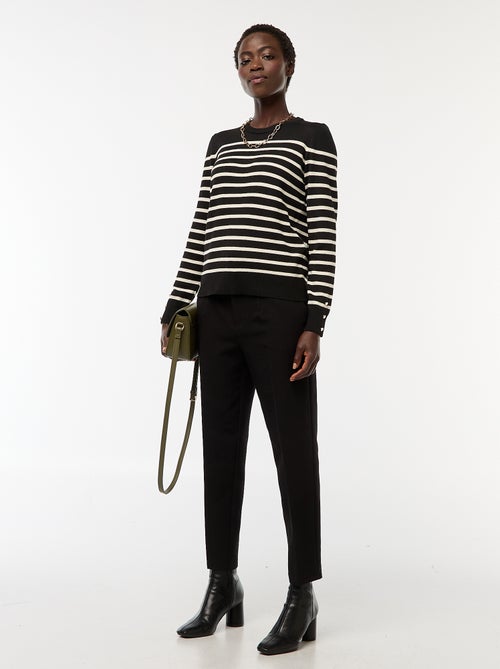 Pantalon carotte fluide avec ceinture à boucle - Kiabi