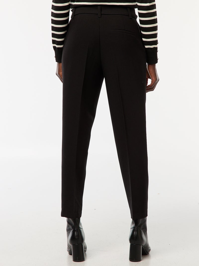 Pantalon carotte fluide avec ceinture à boucle Noir - Kiabi