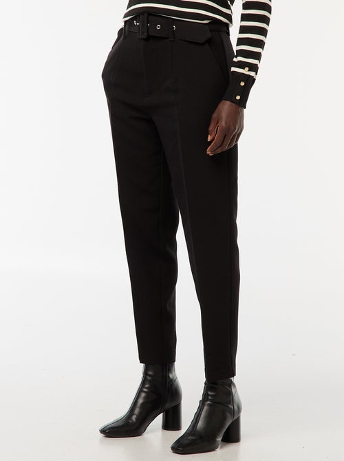 Pantalon carotte fluide avec ceinture à boucle - Kiabi