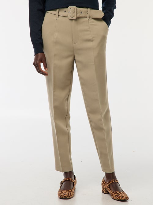 Pantalon carotte fluide avec ceinture à boucle - Kiabi