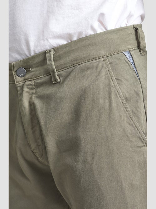 Pantalon CESAR chino 'Le Temps Des Cerises' - Kiabi