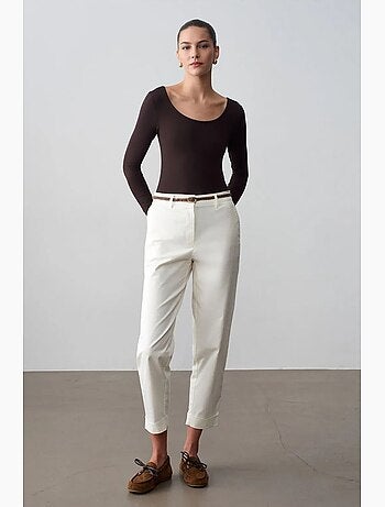 Pantalon chino droit ceinturé en gabardine dilvin