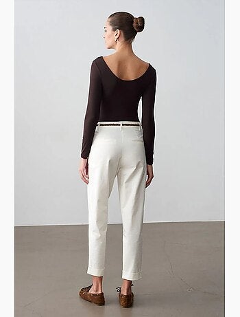 Pantalon chino droit ceinturé en gabardine dilvin