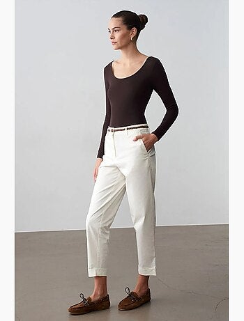 Pantalon chino droit ceinturé en gabardine dilvin