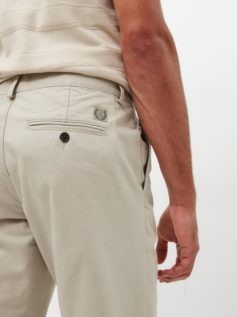Pantalon chino premium « coupe slim » Gris - Kiabi