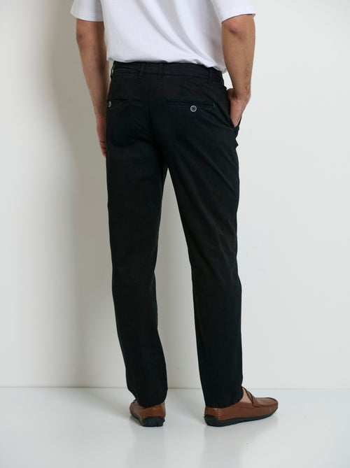 Pantalon chino, repassage superflu - AFIBEL - Kiabi Pantalon chino, repassage superflu - AFIBEL - Kiabi