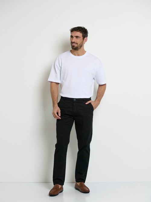 Pantalon chino, repassage superflu - AFIBEL - Kiabi Pantalon chino, repassage superflu - AFIBEL - Kiabi